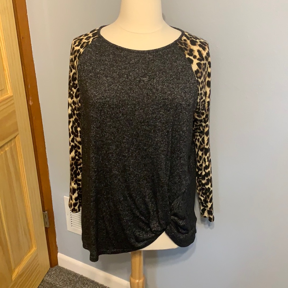 Grey leopard and plaid long sleeve top 1X